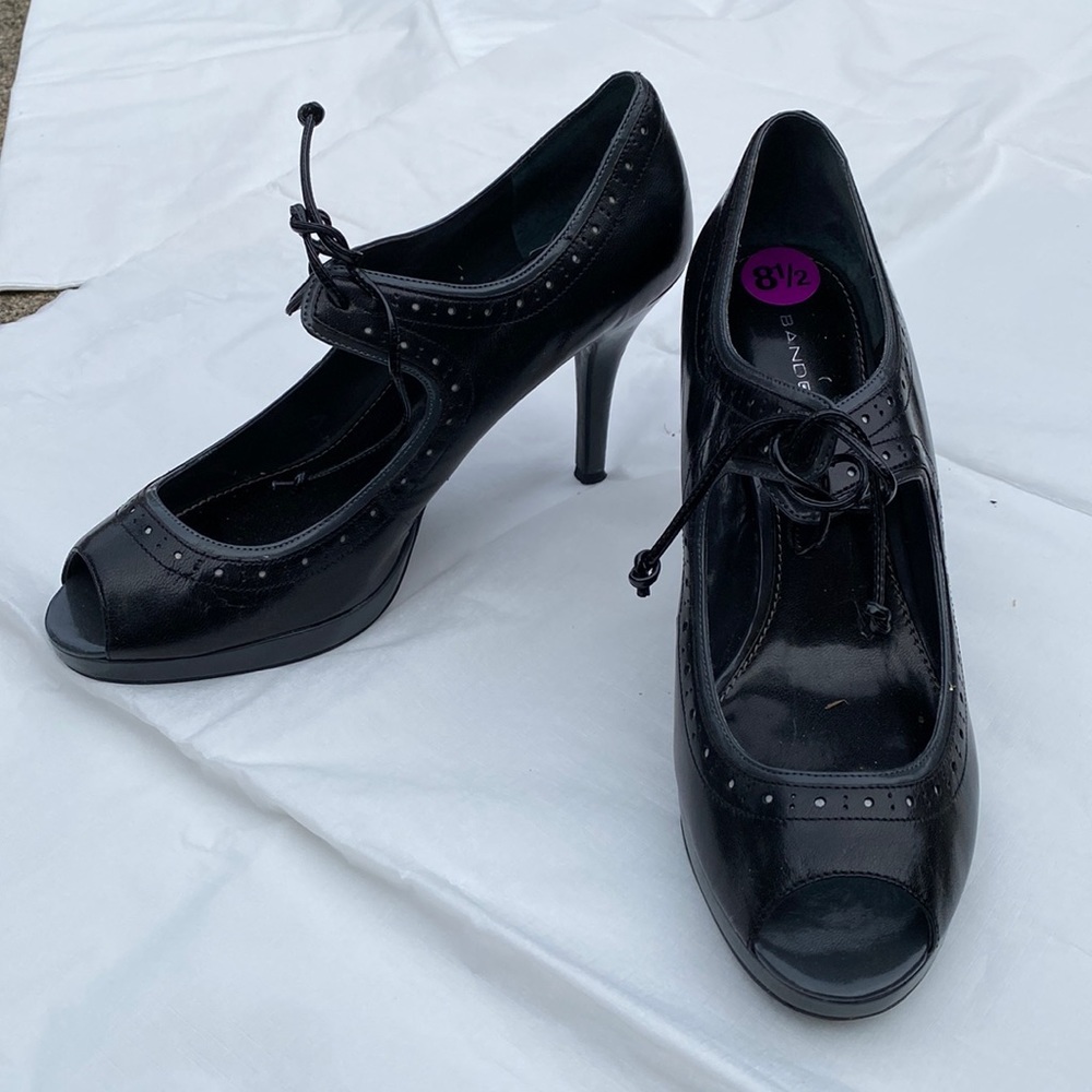 Bandolino black heels